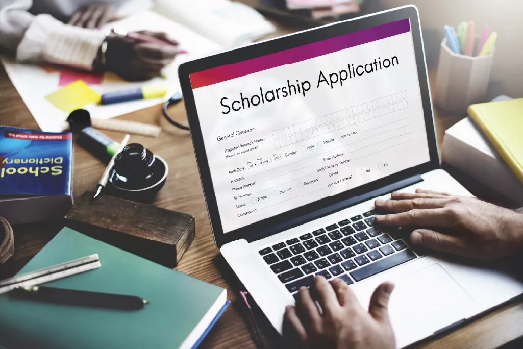 From LATAM to Paris: Study abroad with a 50% scholarship