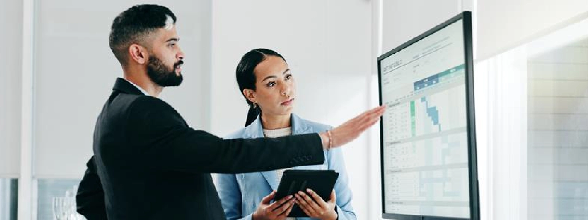 From data to decision making - Financial career skills for global market analysis